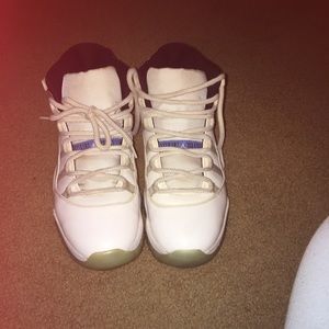 Jordan 11 legend blues
